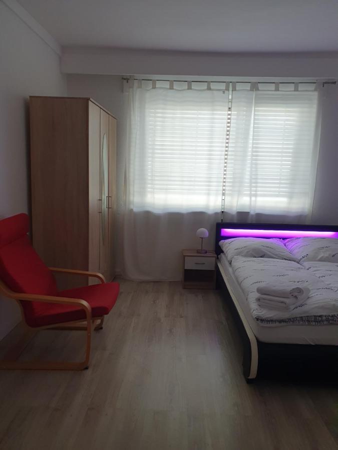 Privatzimmer An Der Uniklinik Mainz - Nur Fuer Weibliche Gaeste Appartement Buitenkant foto
